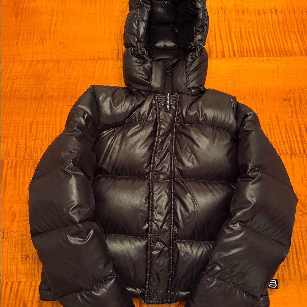 Aritzia Super Puff Short Glossy Black (2XS)